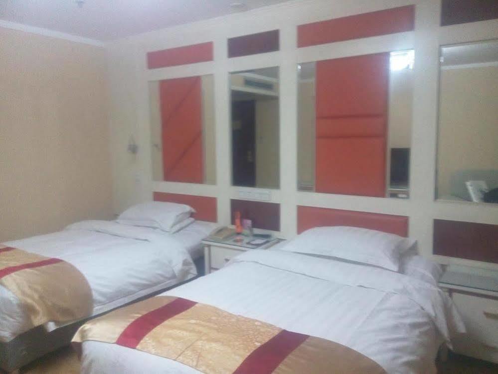 Jinan Yuquan Simpson Hotel Kültér fotó