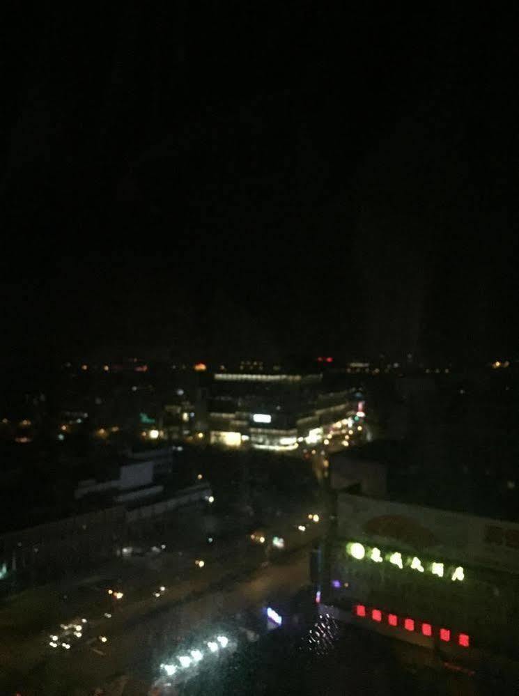 Jinan Yuquan Simpson Hotel Kültér fotó